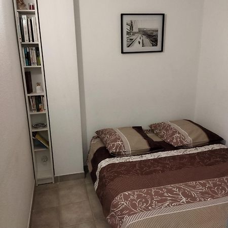 Sanary Sur Mer Appartement 30M2 T2 Avec Terrasse Piscine 10Min A Pied De La Plage Eksteriør billede