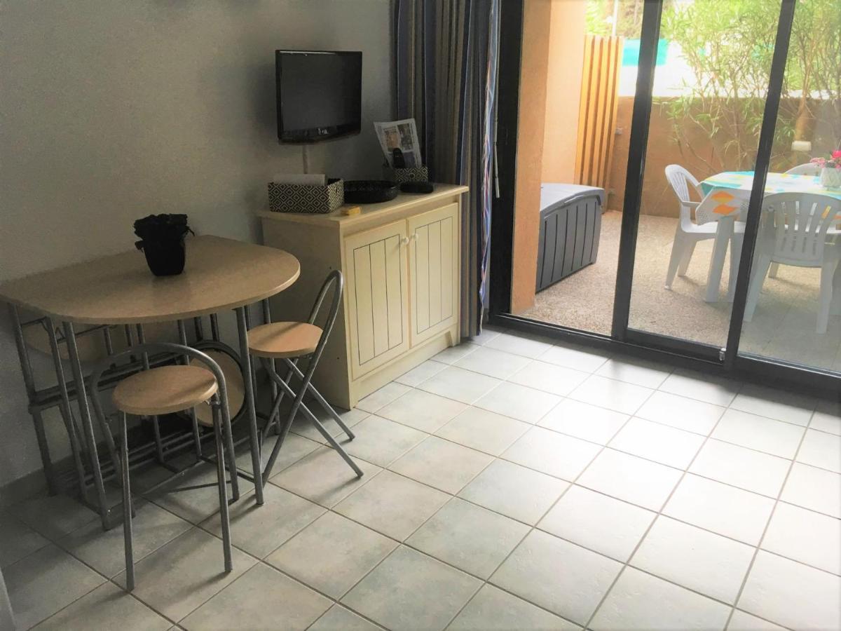Sanary Sur Mer Appartement 30M2 T2 Avec Terrasse Piscine 10Min A Pied De La Plage Eksteriør billede